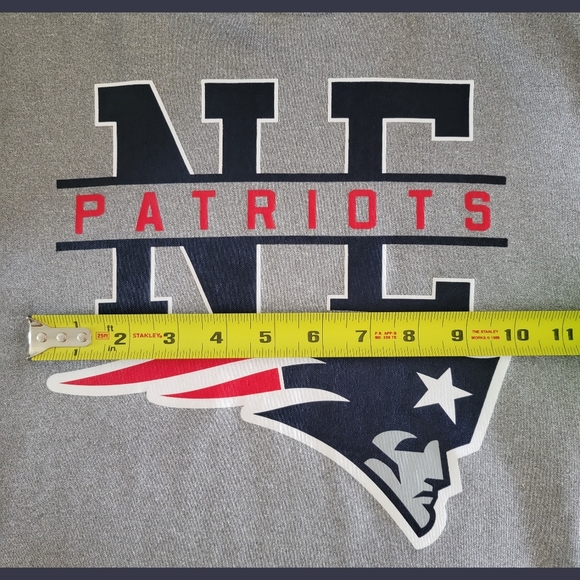 Men's Size S NFL Gray New England Patriots Pullover Hoodie with Zipper Pockets - Picture 7 of 7